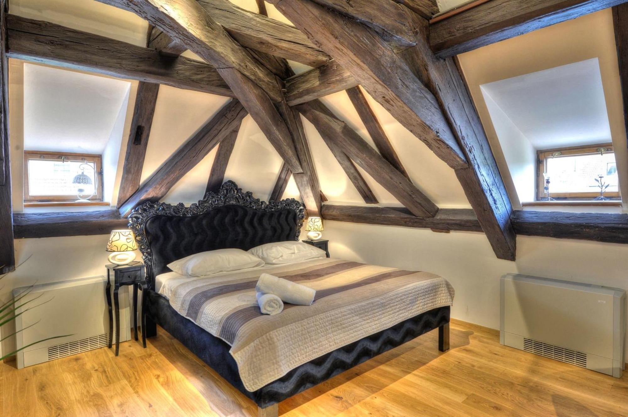 Old Town Boutique Apartments Prága Szoba fotó